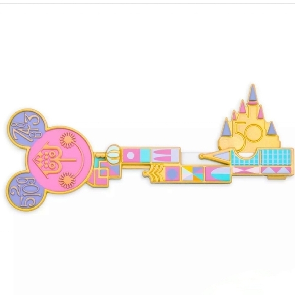 Disney it's a small world Mickey Mouse The Main Attraction Collectible Key - Picture 1 of 5